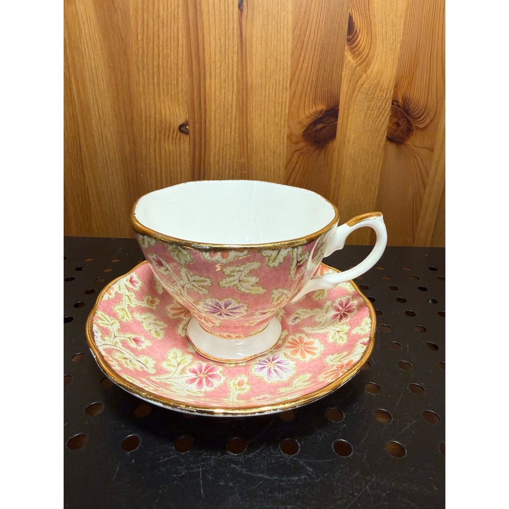 Royal Albert Vintage Florals Peach Teacup & Saucer Bone China Gold Trim 2003